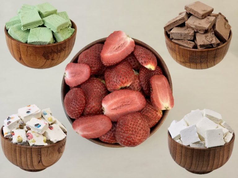بستنی و توت فرنگی