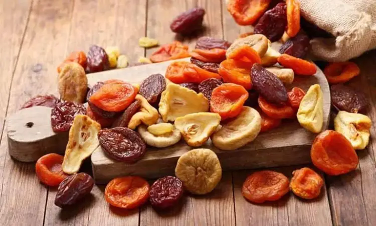 نکات تغذیه‌ای و فواید مصرف میوه خشک