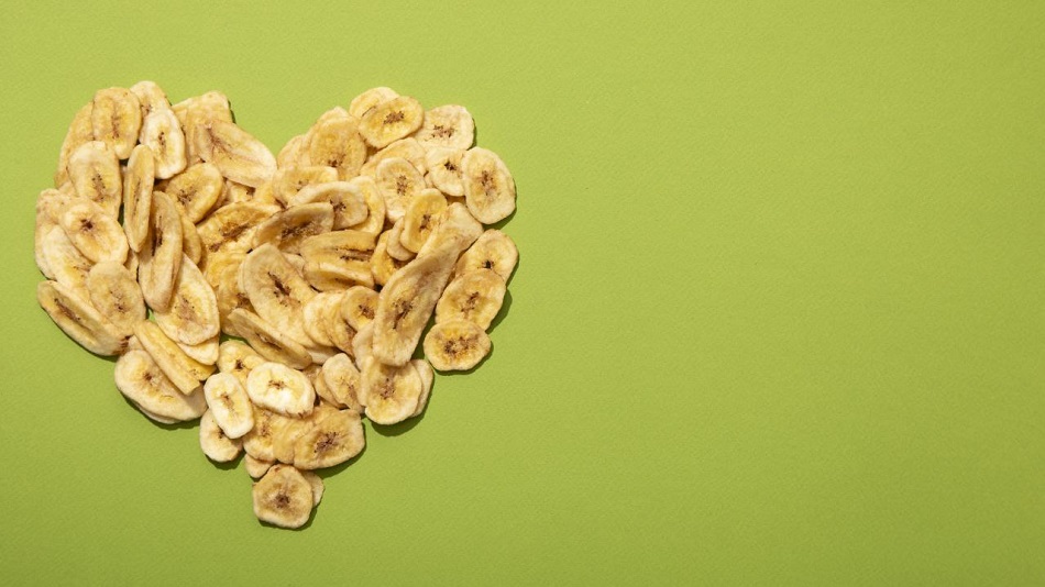 نمای نزدیک از نحوه نگهداری موز خشک