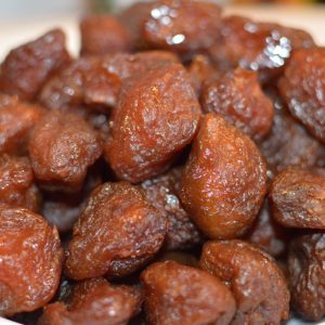 آلو خشک‌شده با رنگ طبیعی