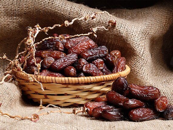 خرما خشک پیارم با پوست نازک 